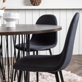 Kamenný kulatý jídelní stůl – černá / mocca dýha + jídelní židle Polar – černé nohy – černá látka _4