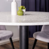 Jídelní stůl Razzia 106 cm - White Terazzo / Black+Velvet Matstol - Svart / Ljus