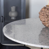 Jídelní stůl Razzia 106 cm - Šedá Terazzo / Jídelní židle Black+Polar - Černé nohy / Black Velvet_4