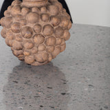 Jídelní stůl Razzia 106 cm - Šedá Terazzo / Jídelní židle Black+Polar - Černé nohy / Black Velvet_4