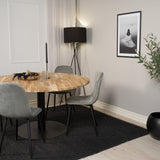 Kruhový stůl Cirebon - 140 cm - Teak / Černá + Polar Jídelní židle - Černé nohy / Světle šedá Velvet_4