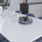 Jídelní stůl Polar 180 cm - bílá deska / bílé nohy + sametová jídelní židle - bílá