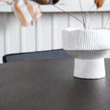 Kamenný kulatý jídelní stůl - černá / mocca dýha + židle Kenth - černá / černá PU _4