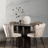 OliviaJídelní stůl-Mocca/MoccaVeneer+LimhamnLightChair-Black/BeigeVelvet_4